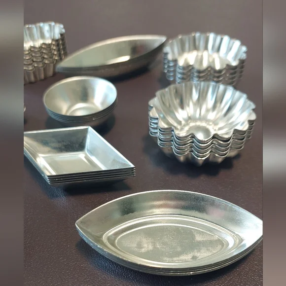 Vintage Set Of 57 Metal Baking Molds For Pastry, Candy, Tartlet - Picture 3 of 6